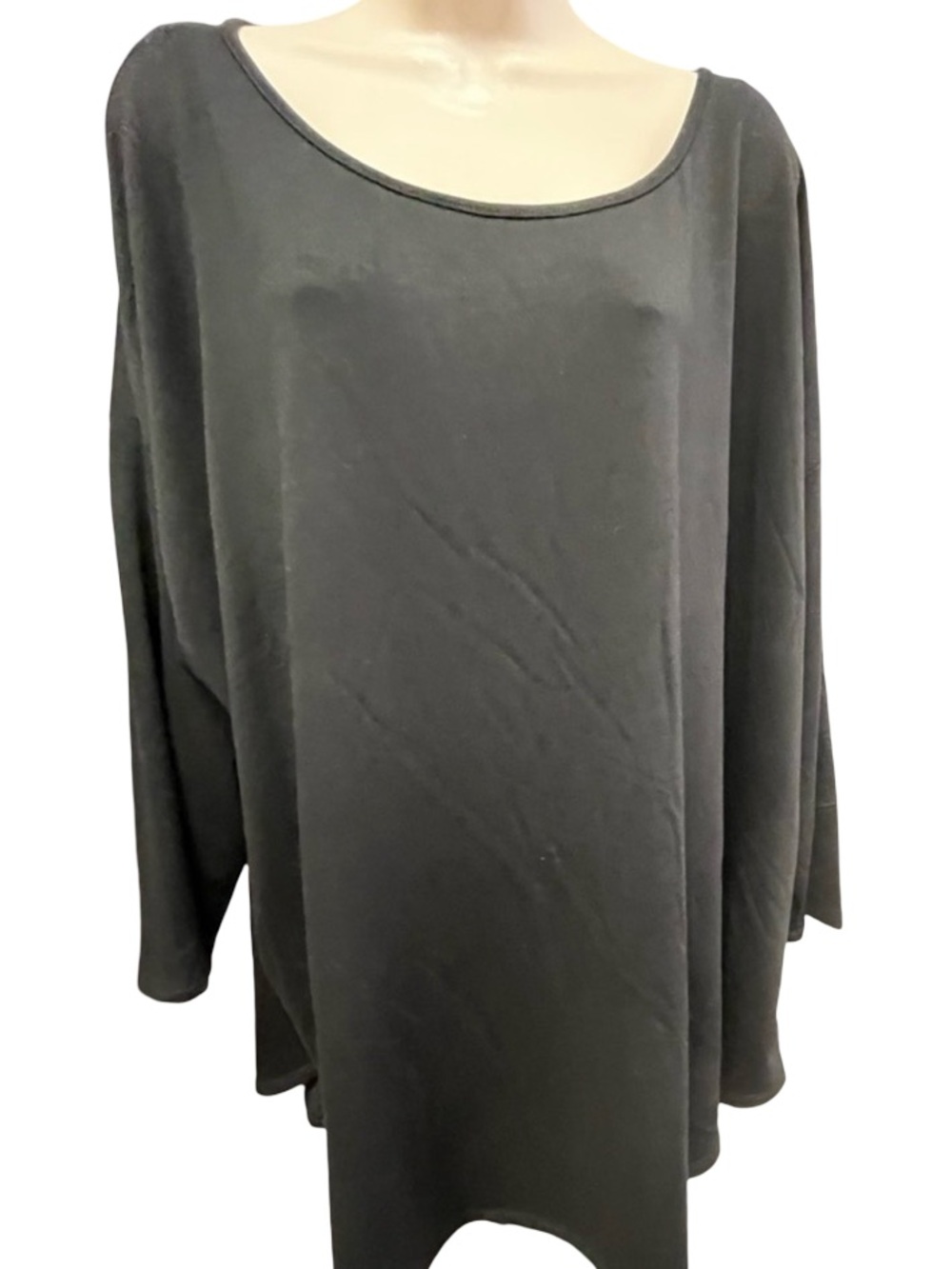 1575 / wonder studio Studio Black Scoop Neck Tunic Top
